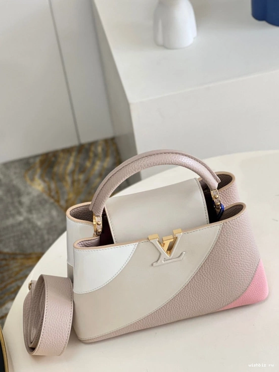 WIS BB LOUIS CAPUCINES VUITTON 1231